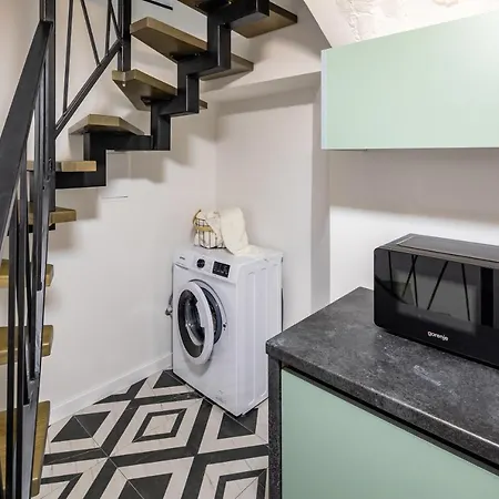 Romari таманська 12 לבוב