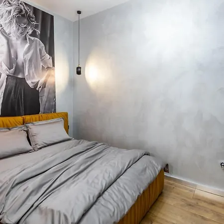 Romari таманська 12 * לבוב