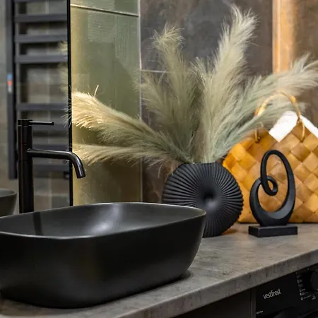 Romari таманська 12 דירה *