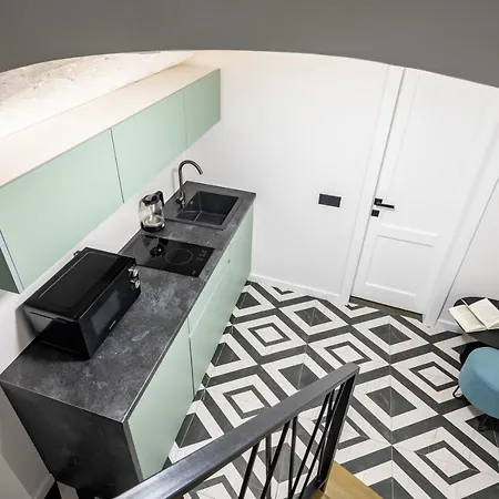 Apartment Romari таманська 12 *