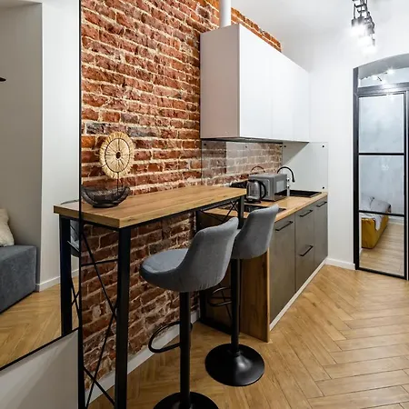 Romari таманська 12 Appartement