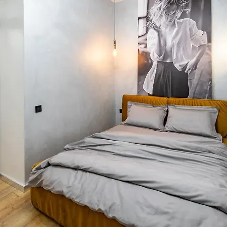 Romari таманська 12 * Lviv