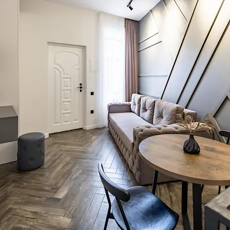 Apartment Romari таманська 12 *