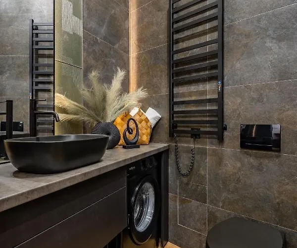 Romari таманська 12 Daire *