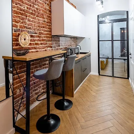 Romari таманська 12 Apartmán Lvov