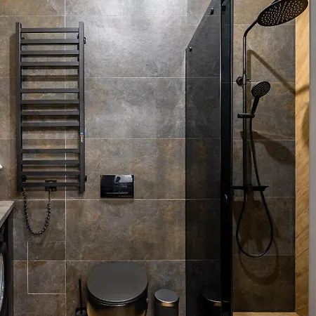 Romari таманська 12 Apartmán Lvov